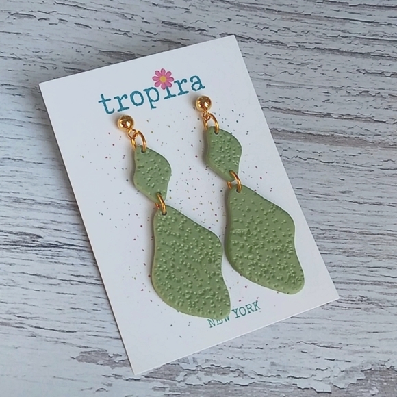 Artisan Dangling Earrings 🍃 🍃 🍃 - Picture 2 of 4